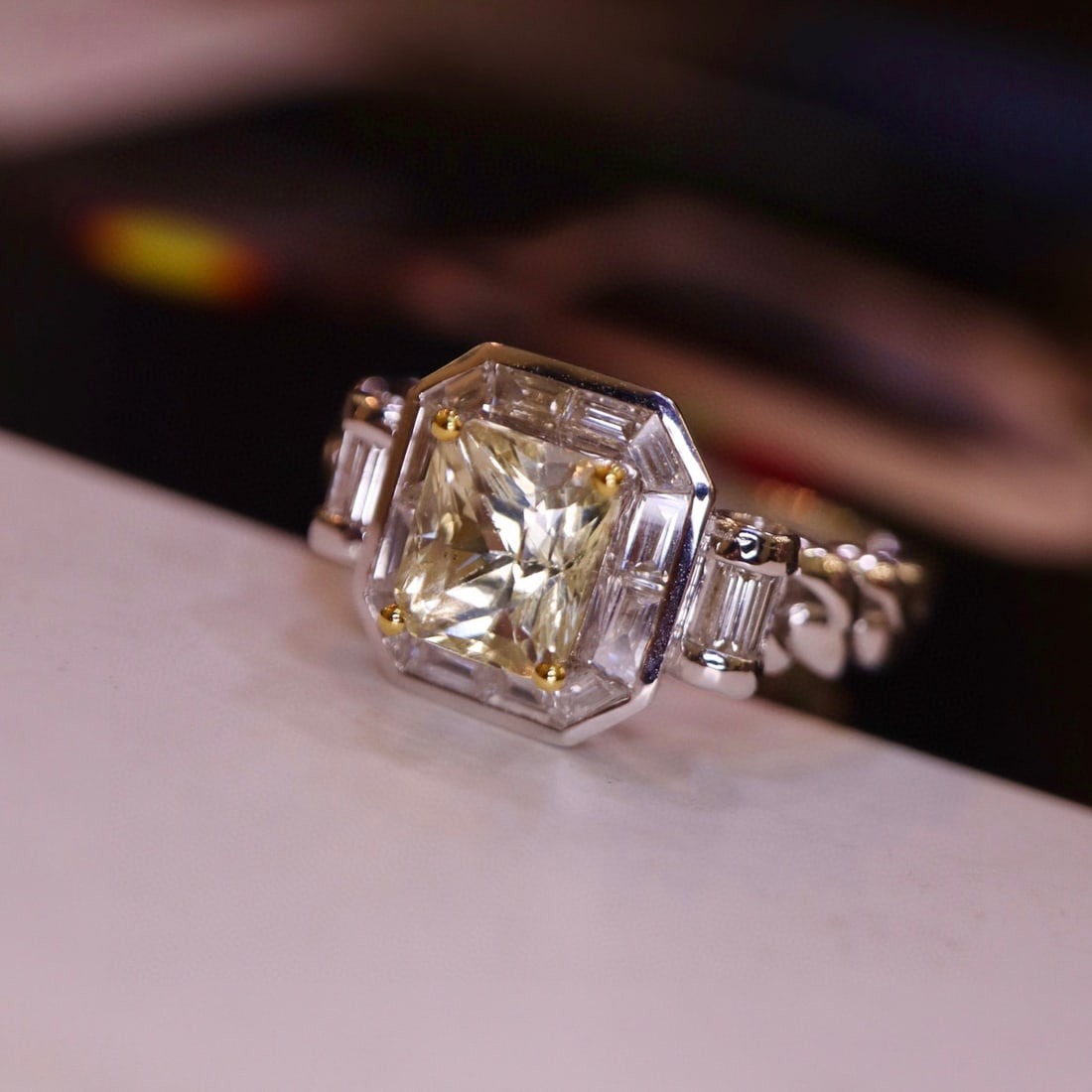 14K GOLD 2.12 CTW NATURAL SAPPHIRE & DIAMOND RING - 5