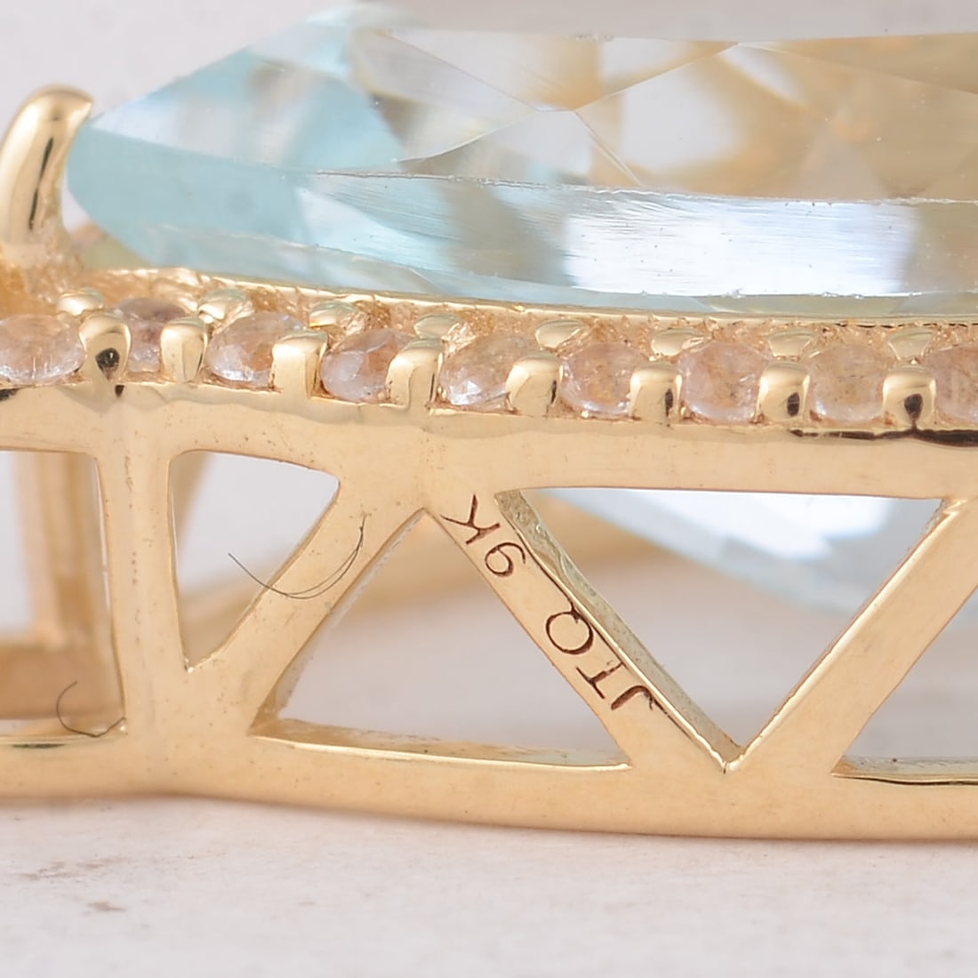 3.64 Ct Pear Aquamarine 9K Gold Pendant - 5