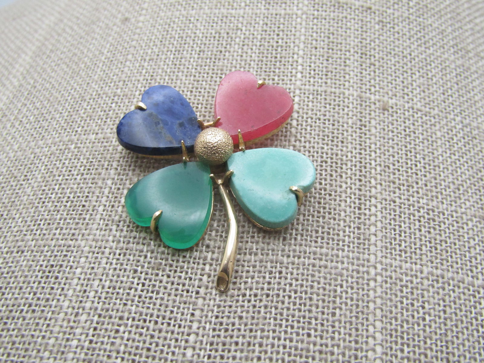 Vintage 10kt 4-Leaf Clover Brooch , Rhodocroisite, Chrysoprase, Sodalite & Turquoise, 1960's: Title:Vintage 10kt 4-Leaf Clover Brooch , Rhodocroisite, Chrysoprase, Sodalite & Turquoise, 1960's Description:Vintage 10kt Four Leaf Clover Brooch , Rhodocroisite, Chrysoprase, Sodalite & Turquoise,