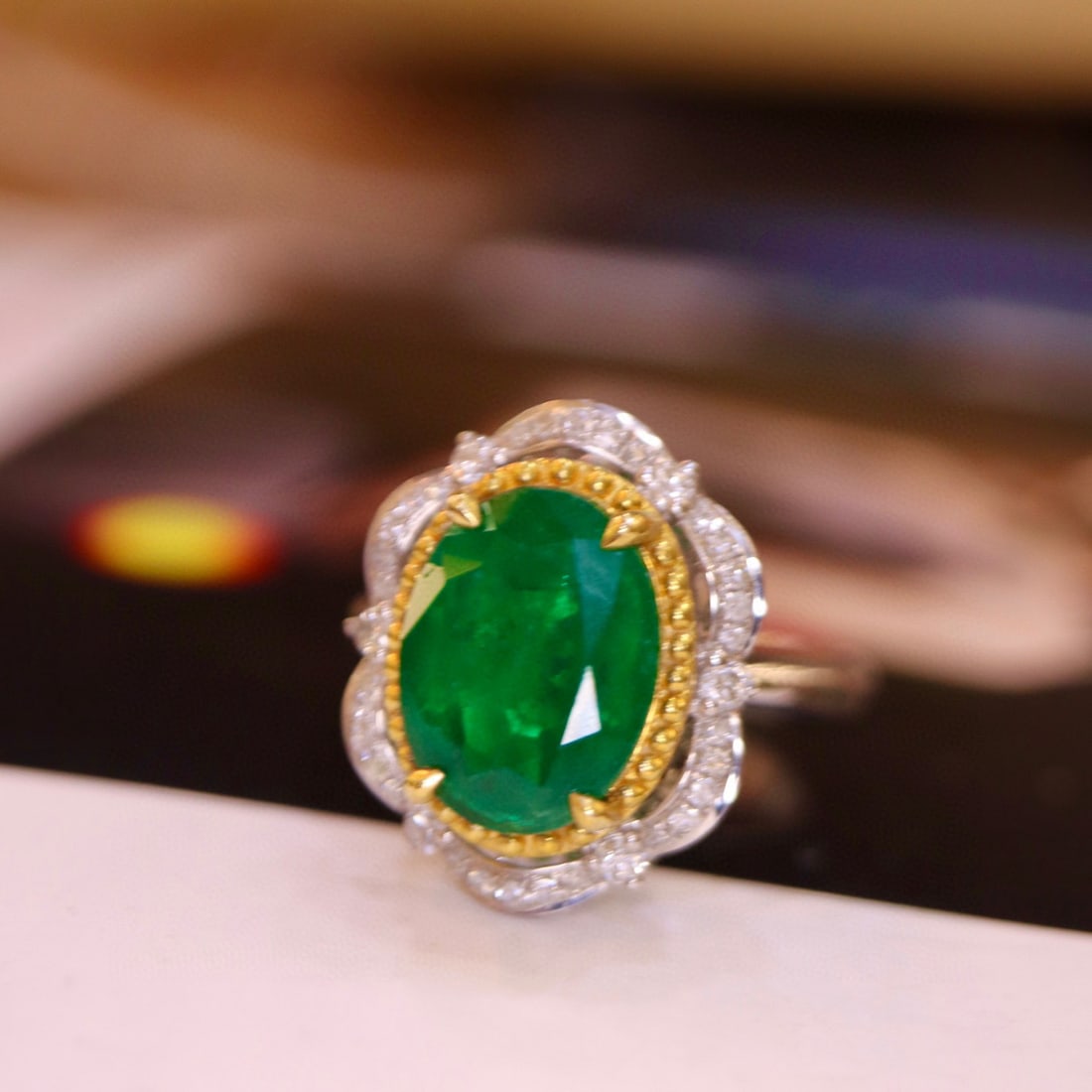 14K GOLD 3.51 CTW VIVID GREEN NATURAL EMERALD & DIAMOND RING - 5