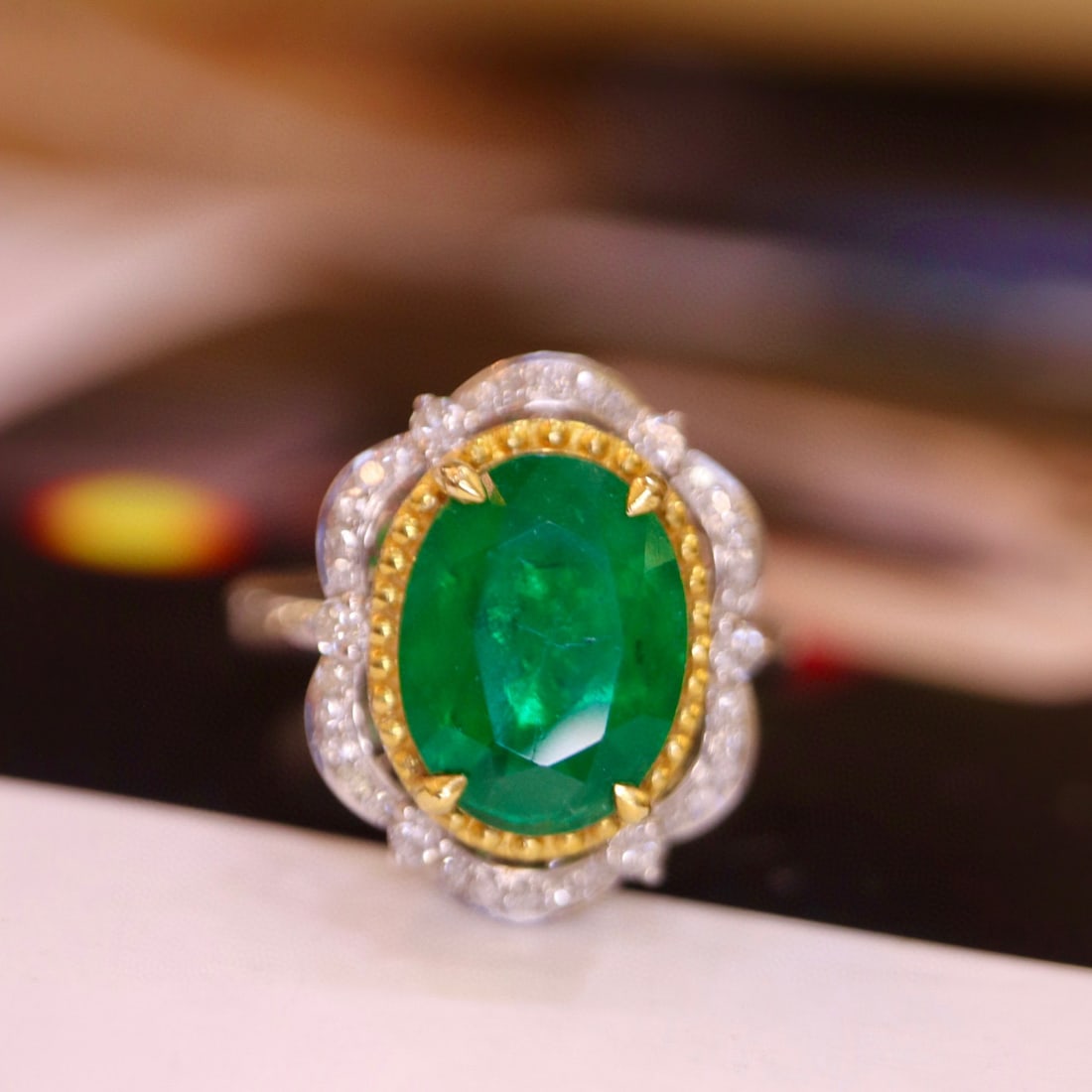 14K GOLD 3.51 CTW VIVID GREEN NATURAL EMERALD & DIAMOND RING - 6