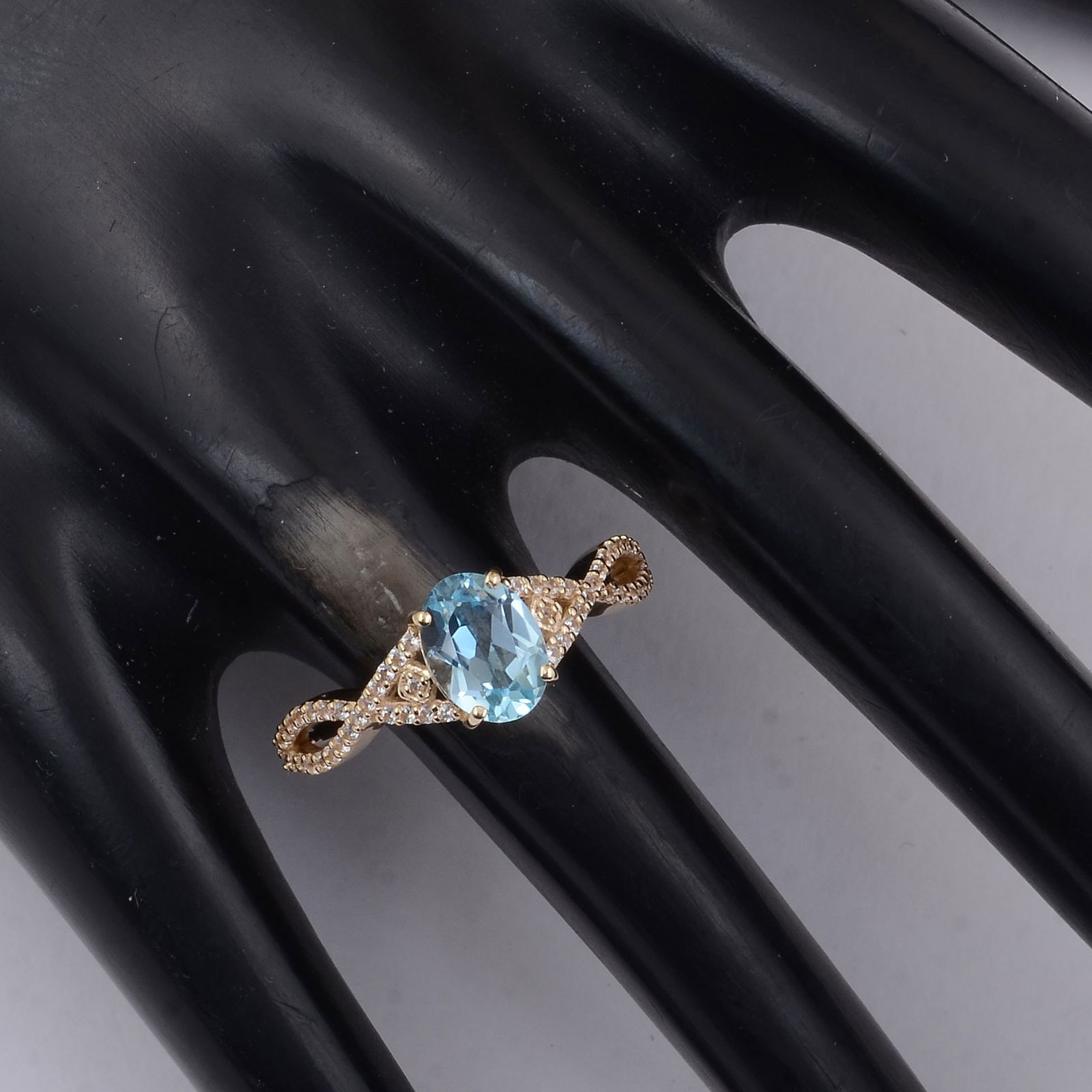 1.60 Ct Oval Blue Topaz 9K Gold Ring - 2