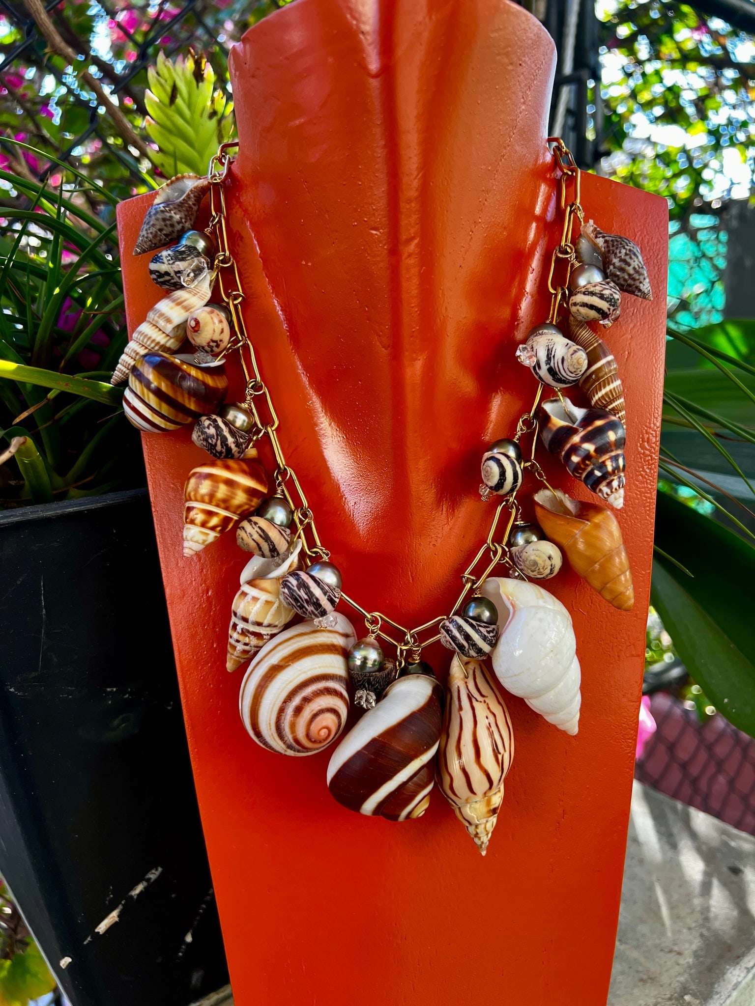 CSS Shell Necklace with Pearl & Herkimer Diamonds: Title:CSS Shell Necklace with Pearl & Herkimer DiamondsDescription:Wonderful Collection of beautiful Snails from Africa and the South Pacific. Most of these shells are Tree Snails, and others are