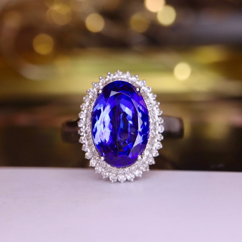 14K GOLD 3.49 CTW NATURAL TANZANITE & DIAMOND RING - 8