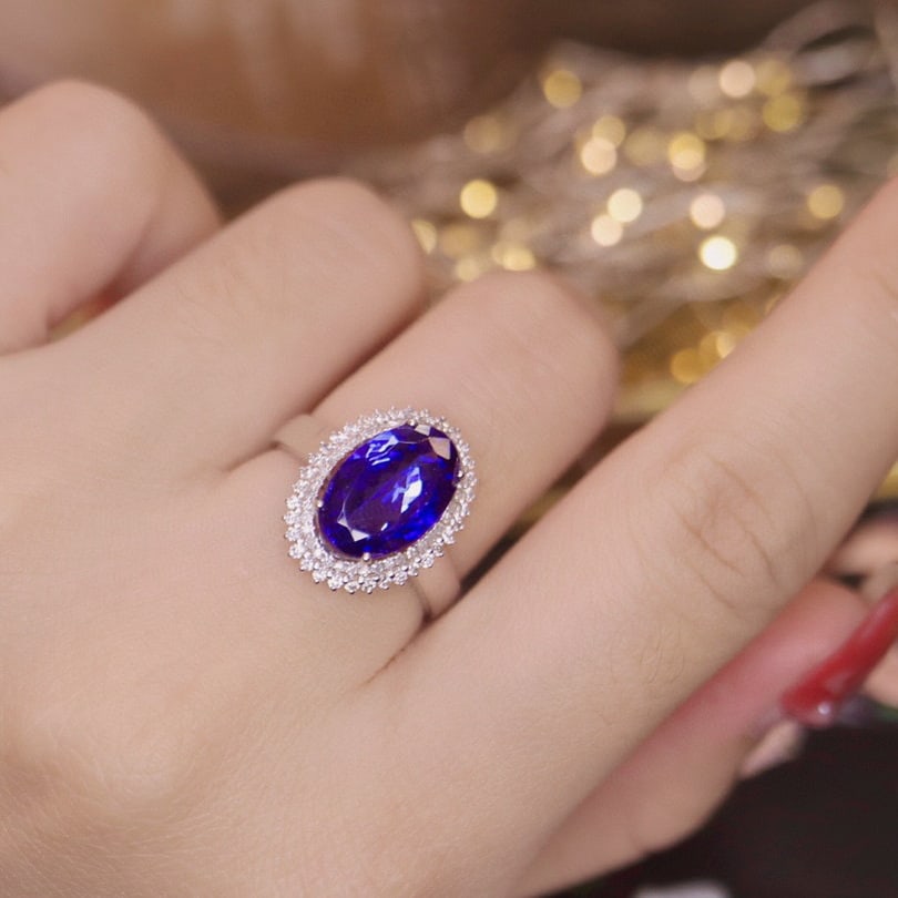 14K GOLD 3.49 CTW NATURAL TANZANITE & DIAMOND RING - 9