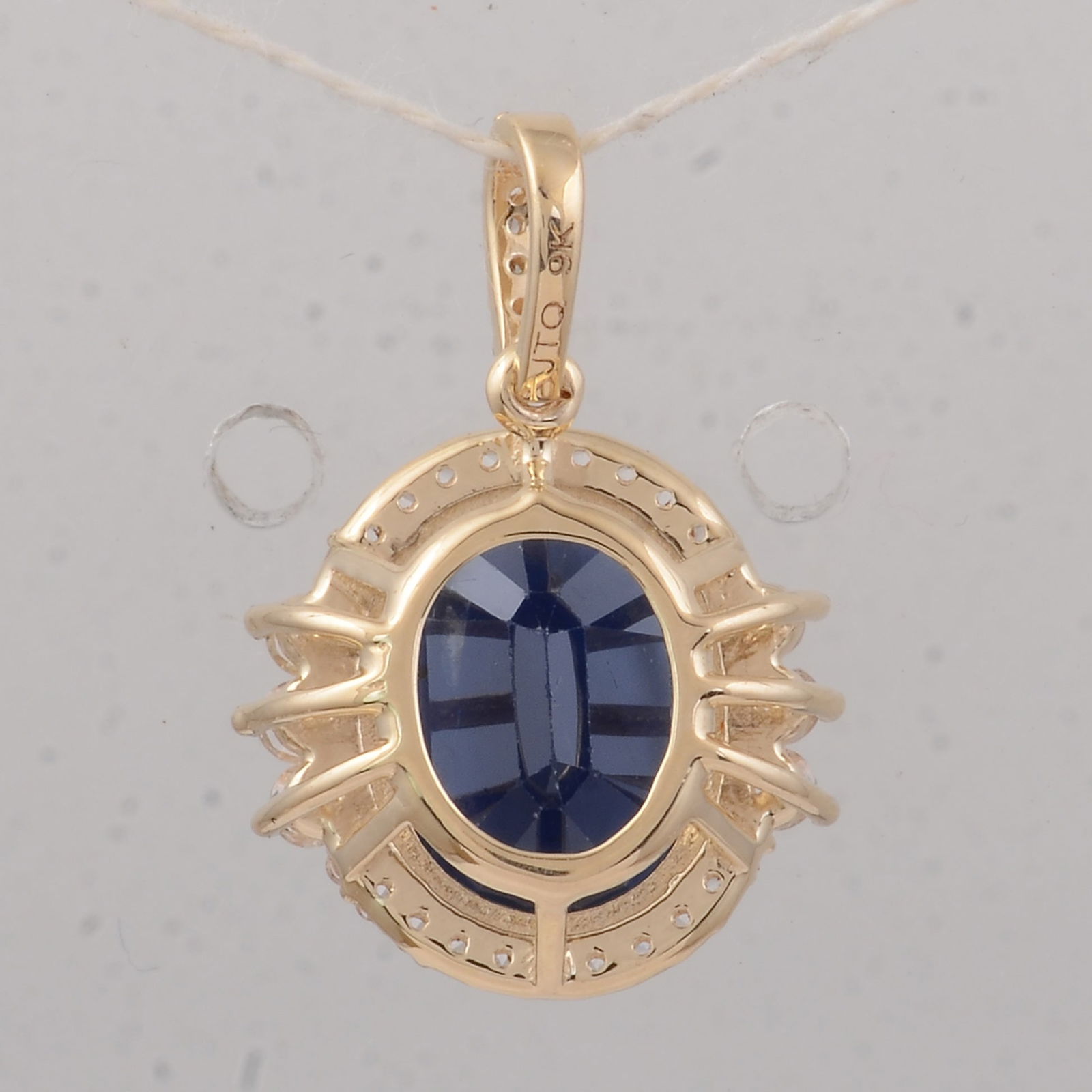 4.31 Ct Oval Sapphire 9K Gold Pendant - 2