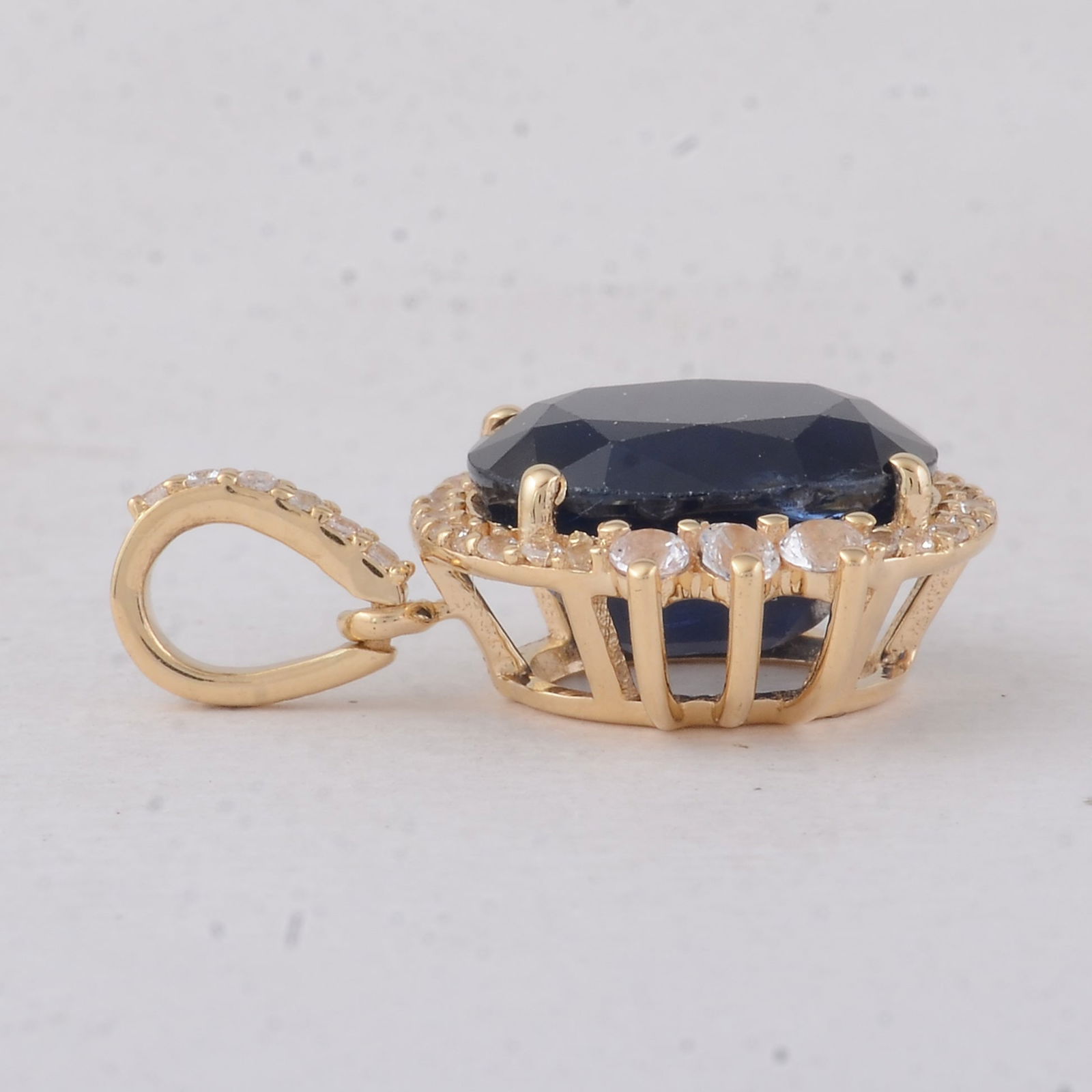 4.31 Ct Oval Sapphire 9K Gold Pendant - 3