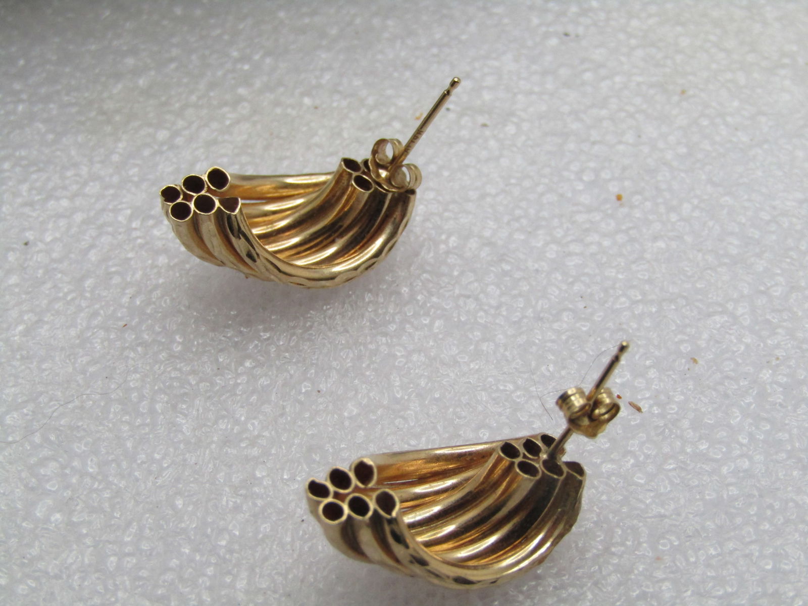 Vintage 14kt Diamond Cut Pierced Earrings,Stacked Macaroni, 1980's-1990's - 4