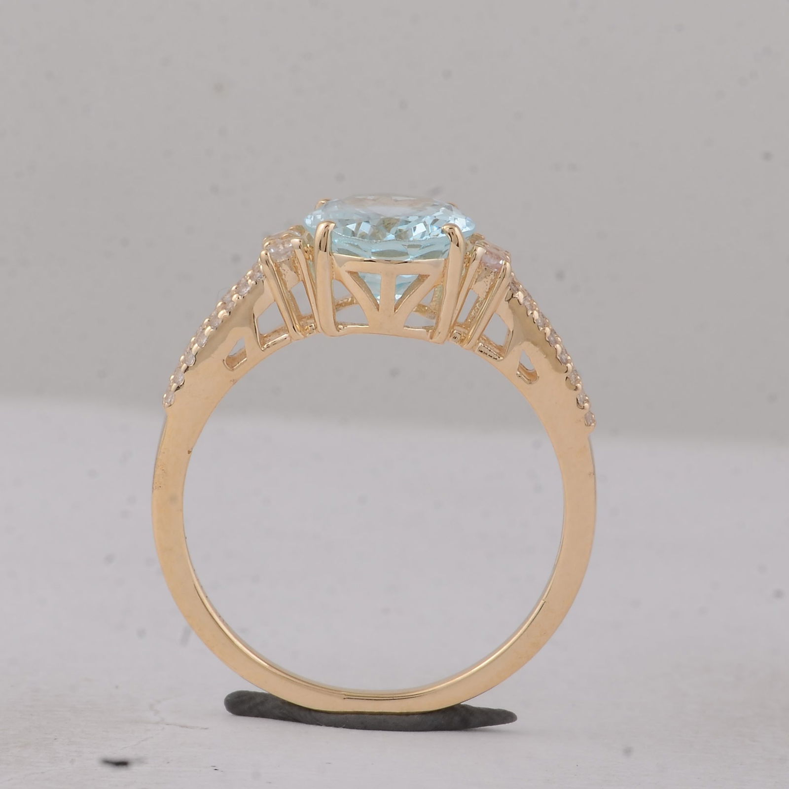 2.38 Ct Oval Aquamarine 9K Gold Ring - 4
