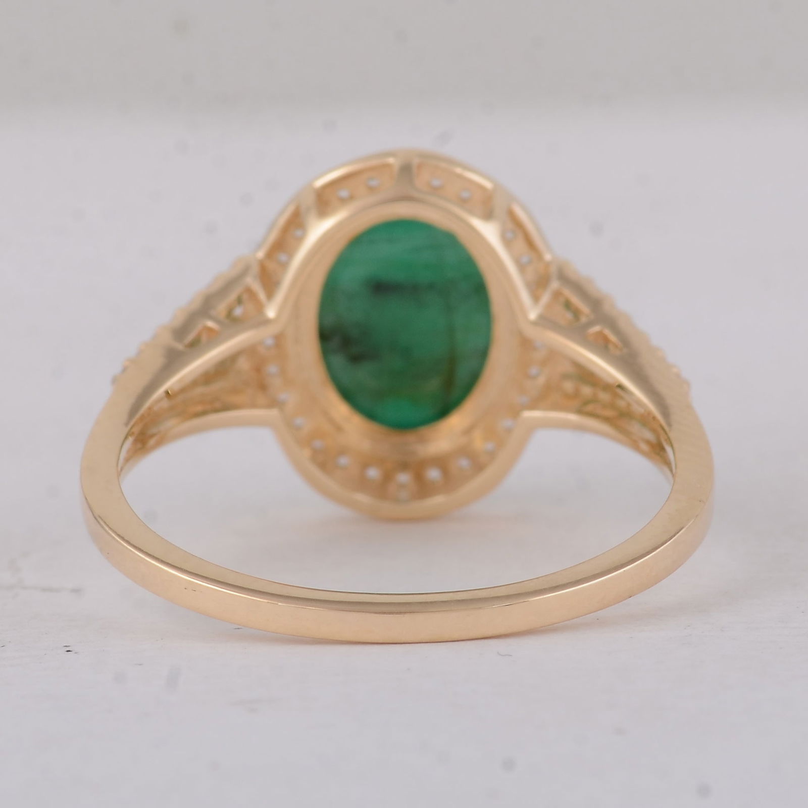 2.31 Ct Oval Emerald 9K Gold Ring - 4