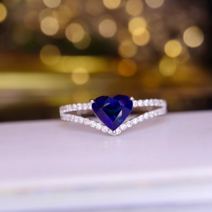 14K GOLD 1.25 CTW NATURAL SAPPHIRE & DIAMOND RING - 3