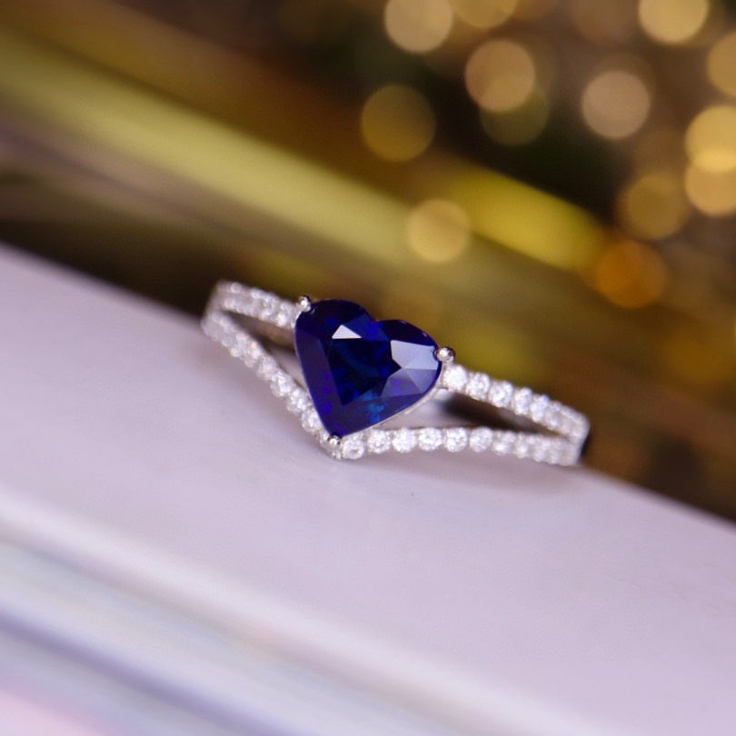 14K GOLD 1.25 CTW NATURAL SAPPHIRE & DIAMOND RING - 4