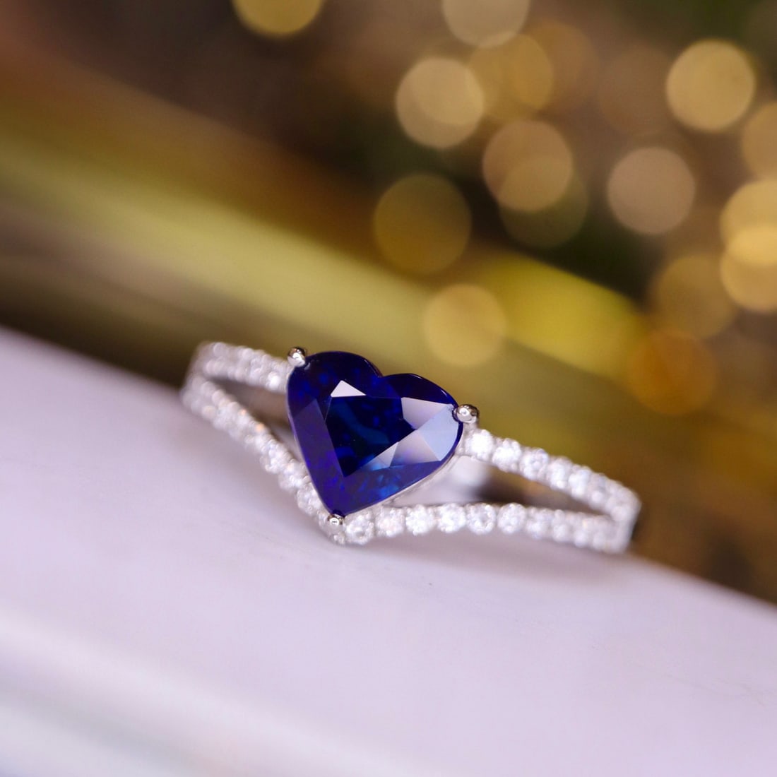 14K GOLD 1.25 CTW NATURAL SAPPHIRE & DIAMOND RING - 6