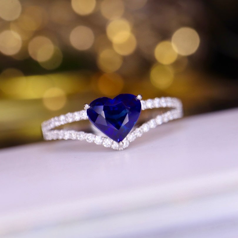 14K GOLD 1.25 CTW NATURAL SAPPHIRE & DIAMOND RING - 7