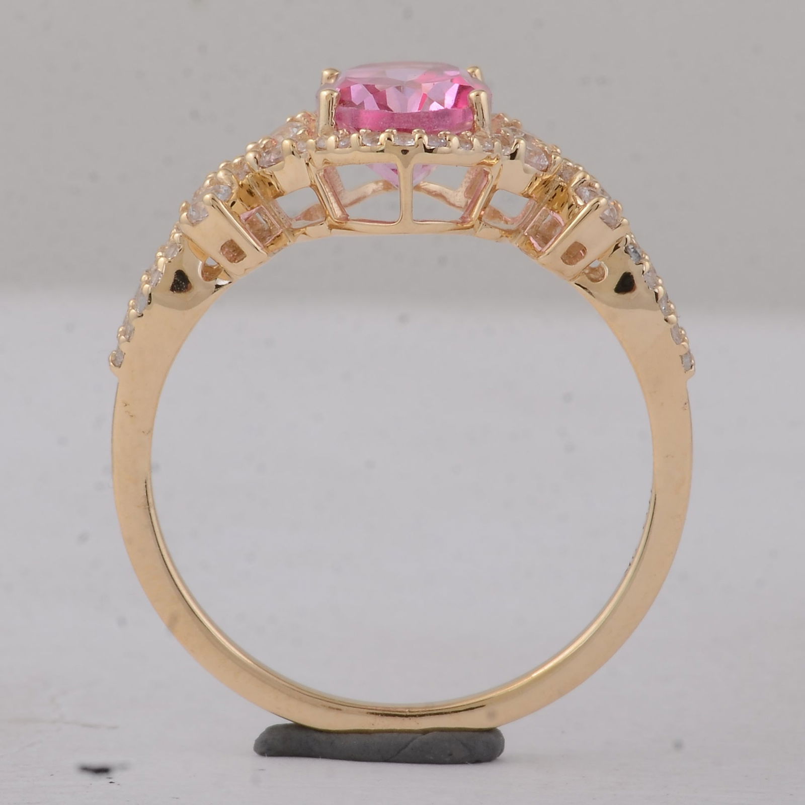 2.18 Ct Oval Pink Topaz 9K Gold Ring - 4