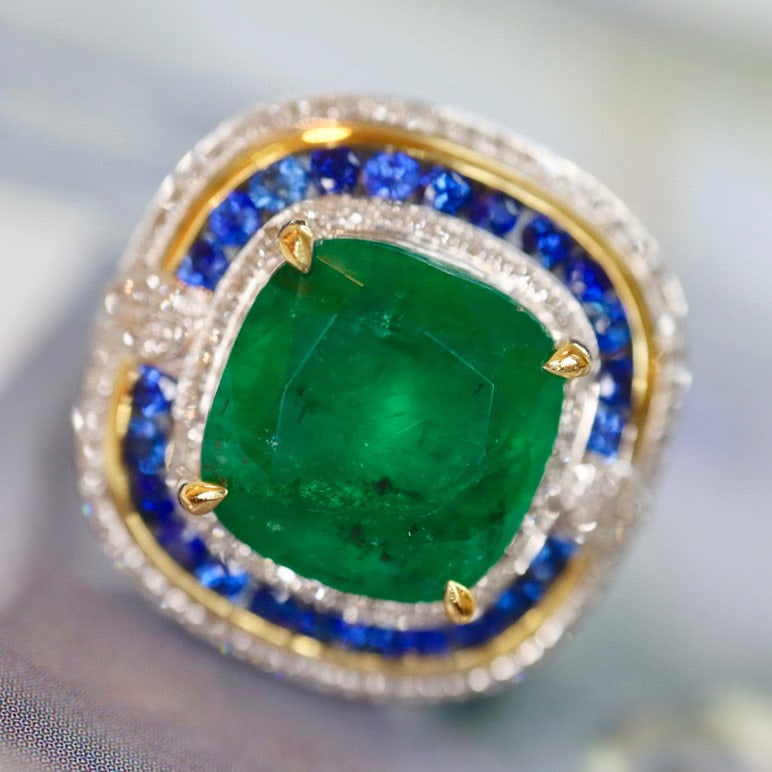 14K GOLD 5.27 CTW VIVID GREEN NATURAL EMERALD & DIAMOND RING - 3