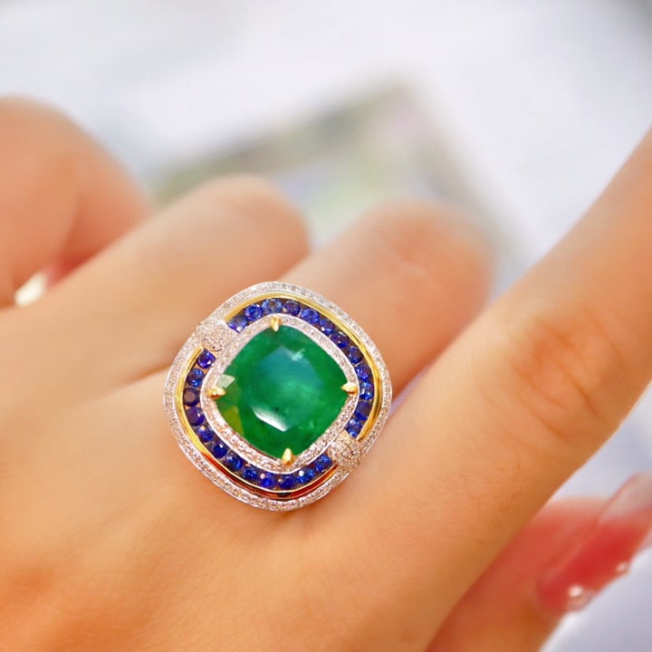 14K GOLD 5.27 CTW VIVID GREEN NATURAL EMERALD & DIAMOND RING - 9