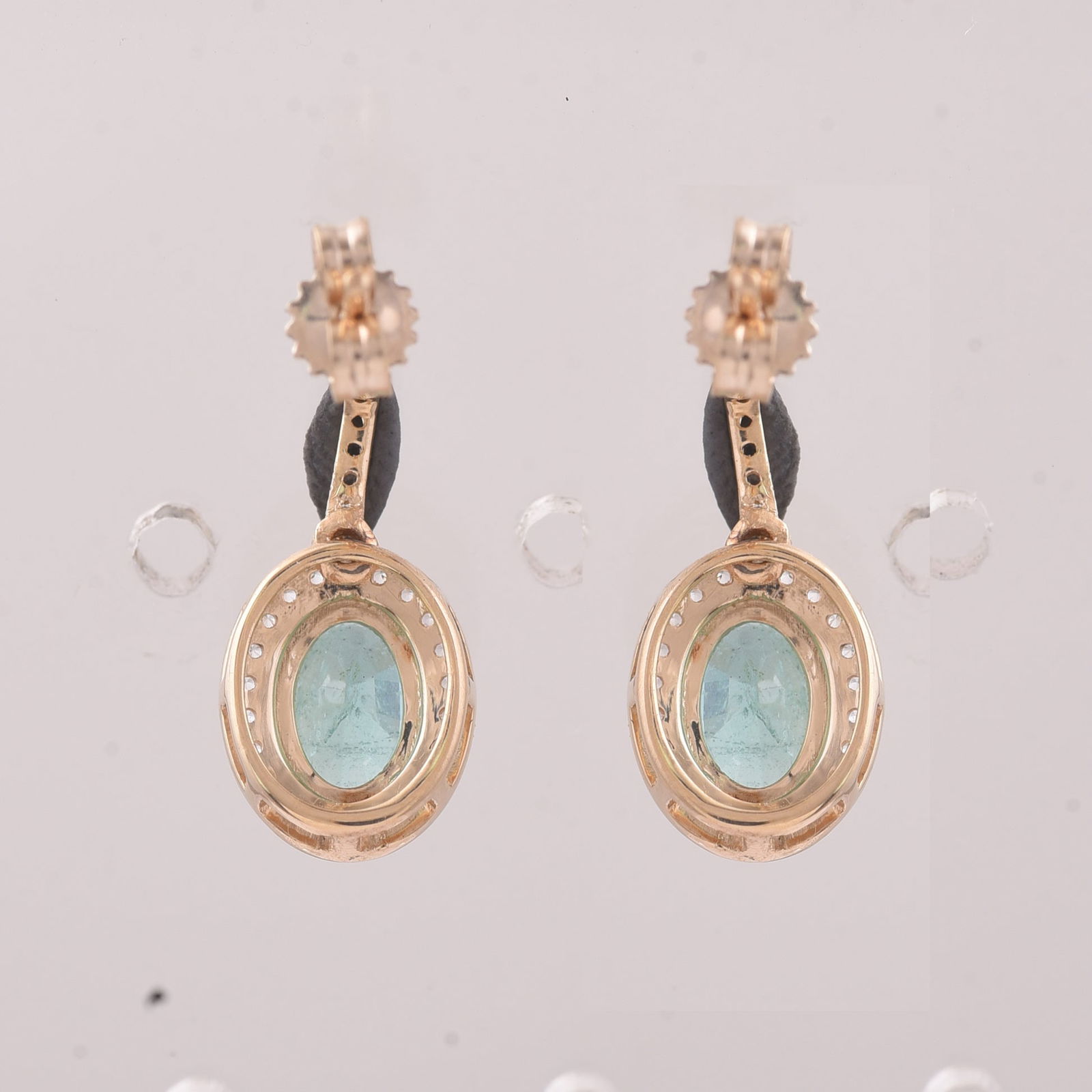 1.73 Ct Oval Emerald 9K Gold Earrings - 3