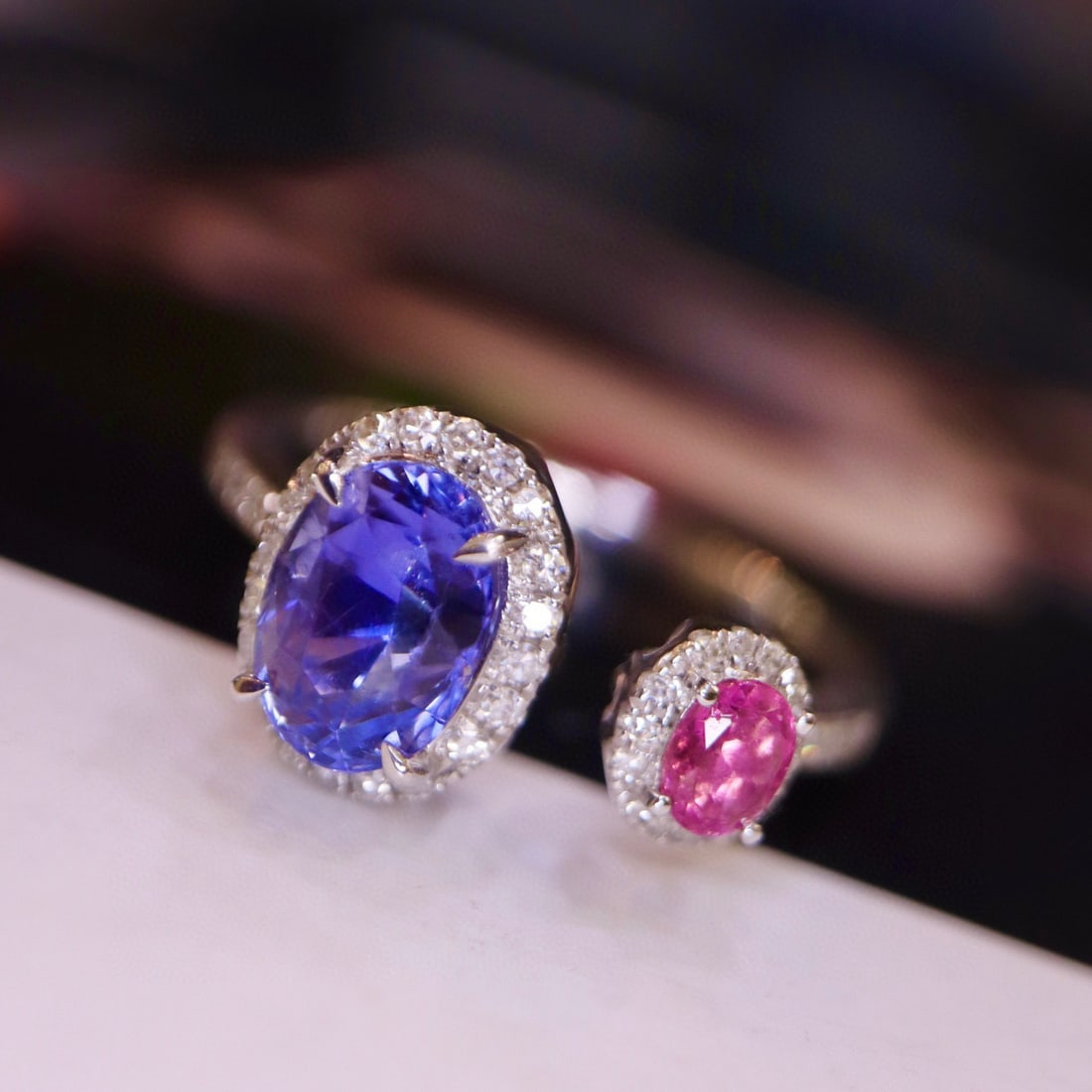 14K GOLD 2.26 CTW NATURAL SAPPHIRE & SAPPHIRE & DIAMOND RING - 8