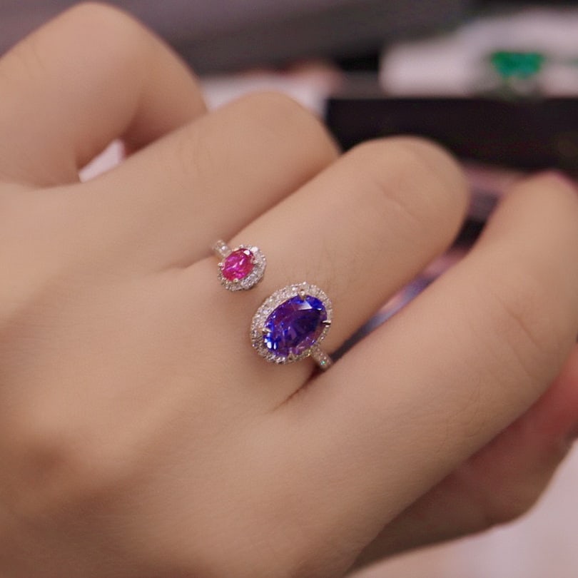 14K GOLD 2.26 CTW NATURAL SAPPHIRE & SAPPHIRE & DIAMOND RING - 9