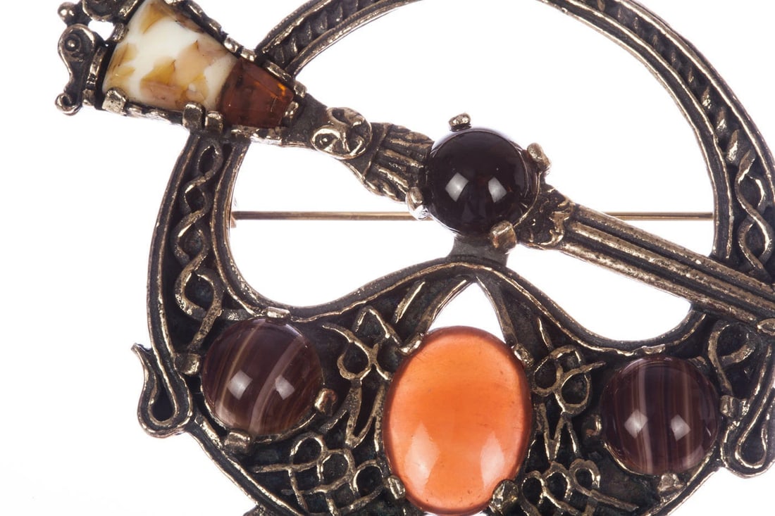 Miracle Scottish Agate Glass Penannular Brooch - 3