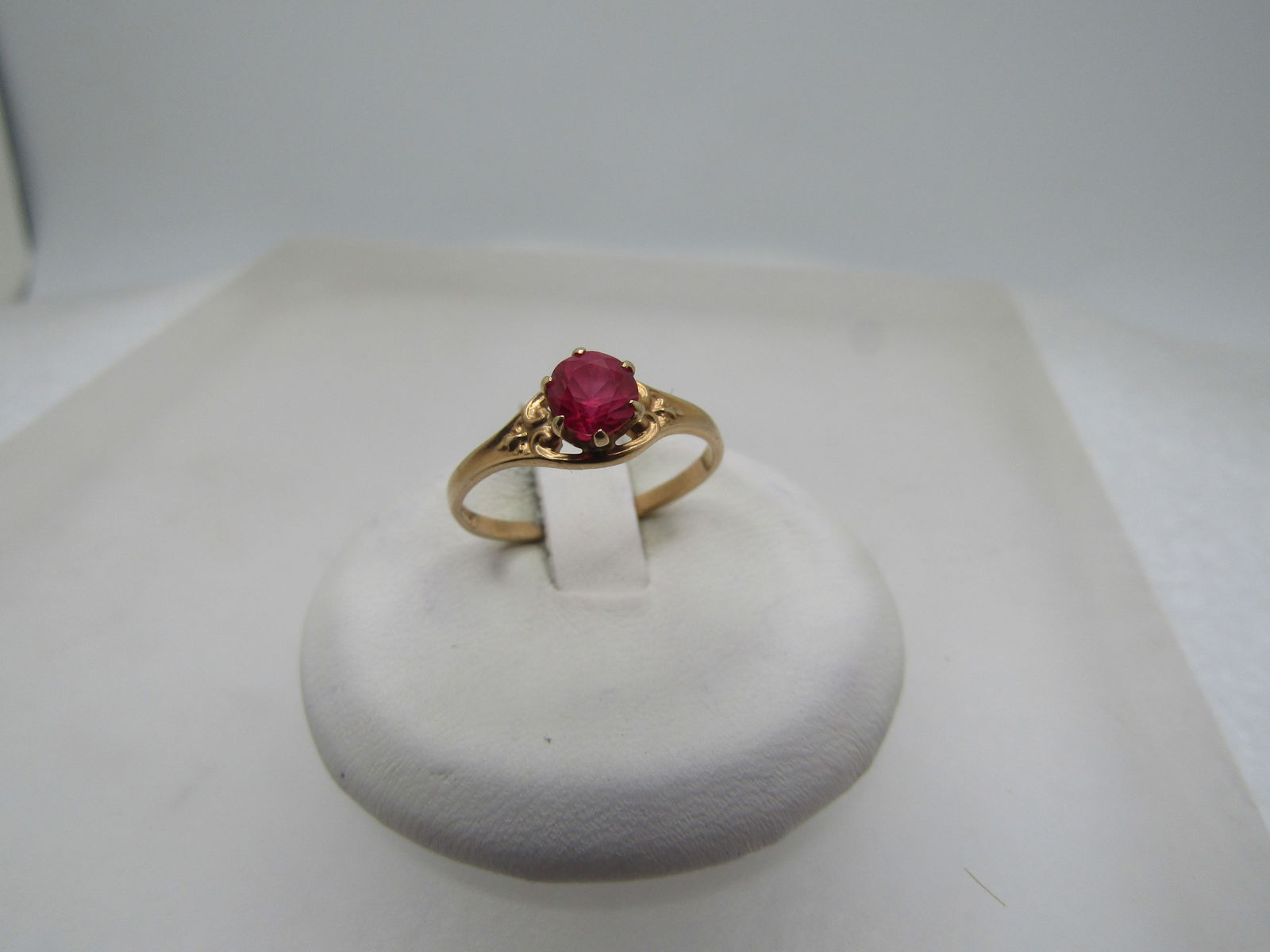 Vintage 10kt Ruby Ring, Sz. 5.5, Woman's, Scrolled. Appx. .50 ctw. 1930's-1950's (1 of 8)