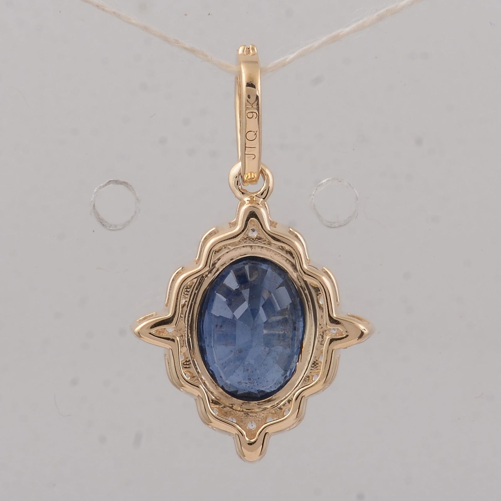 2.48 Ct Oval Sapphire 9K Gold Pendant - 2