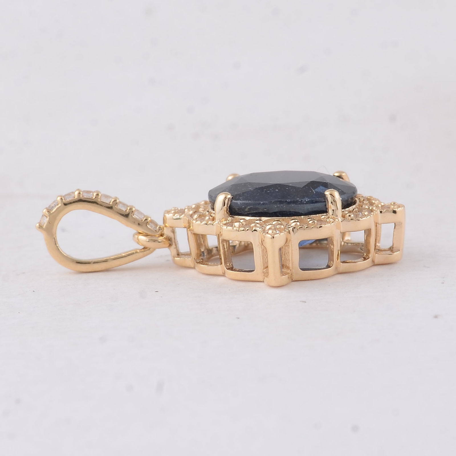 2.48 Ct Oval Sapphire 9K Gold Pendant - 4