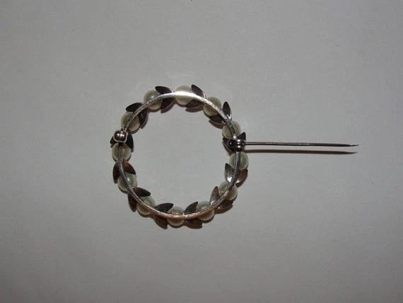 Sterling Silver Cultured Pearl Wreath Pin - 6