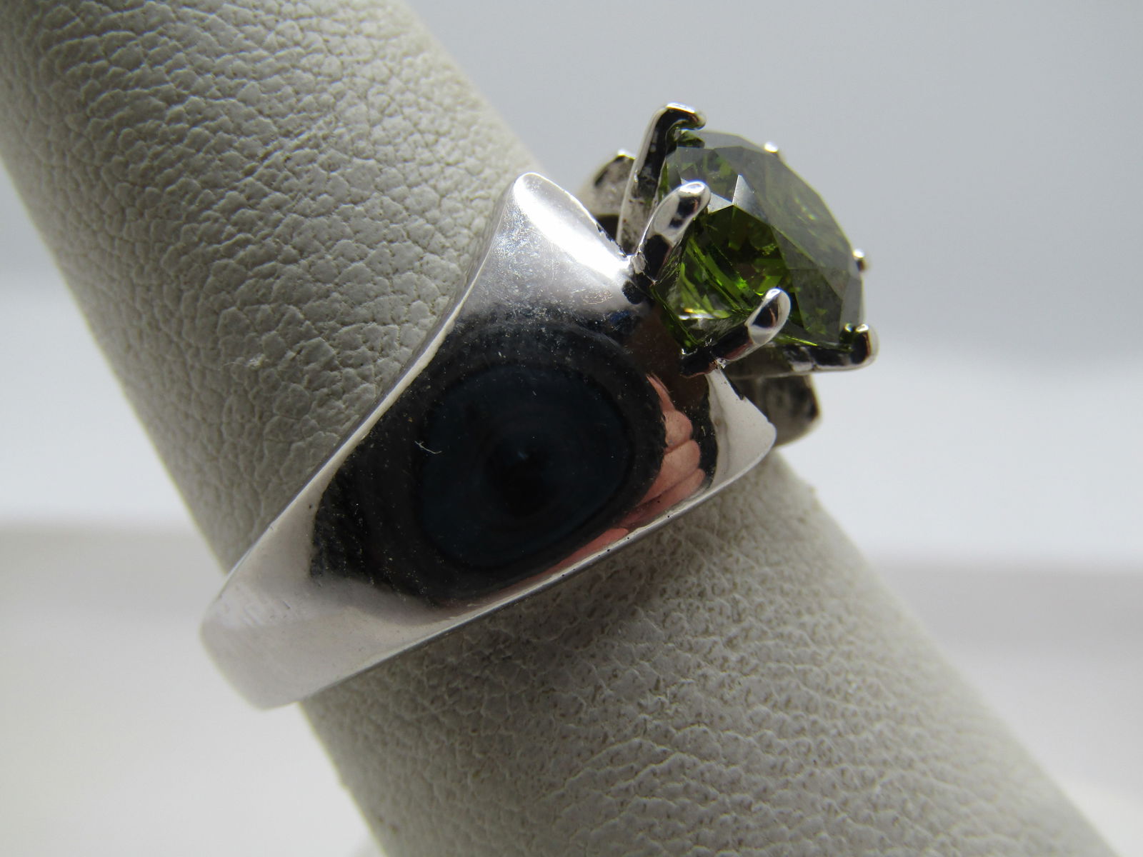 Vintage Dark Green Stone Ring, Sz. 7.5, Silver Tone, 1980's-1990's - 3
