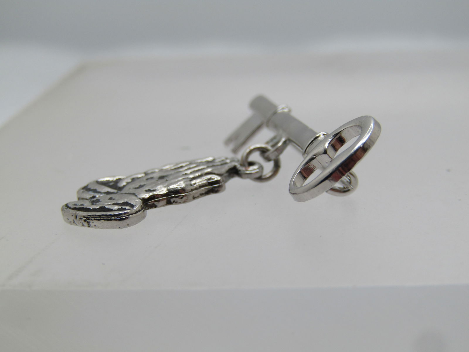 Vintage Praying Hands Key Brooch, 1960's-1970's - 5