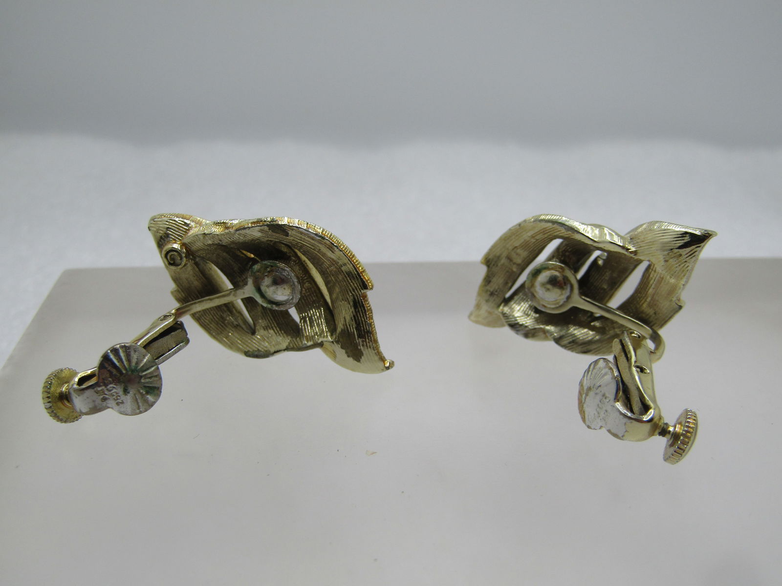 Vintage Coro Curved Earrings, Clip, Leaf-like, 1960's - 6