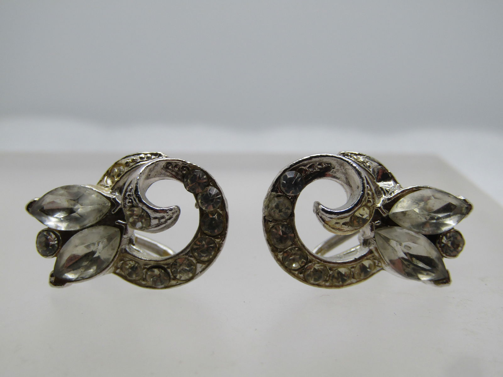 Vintage Coro Rhinestone Earrnigs, Screwback 1940's-1950's - 5