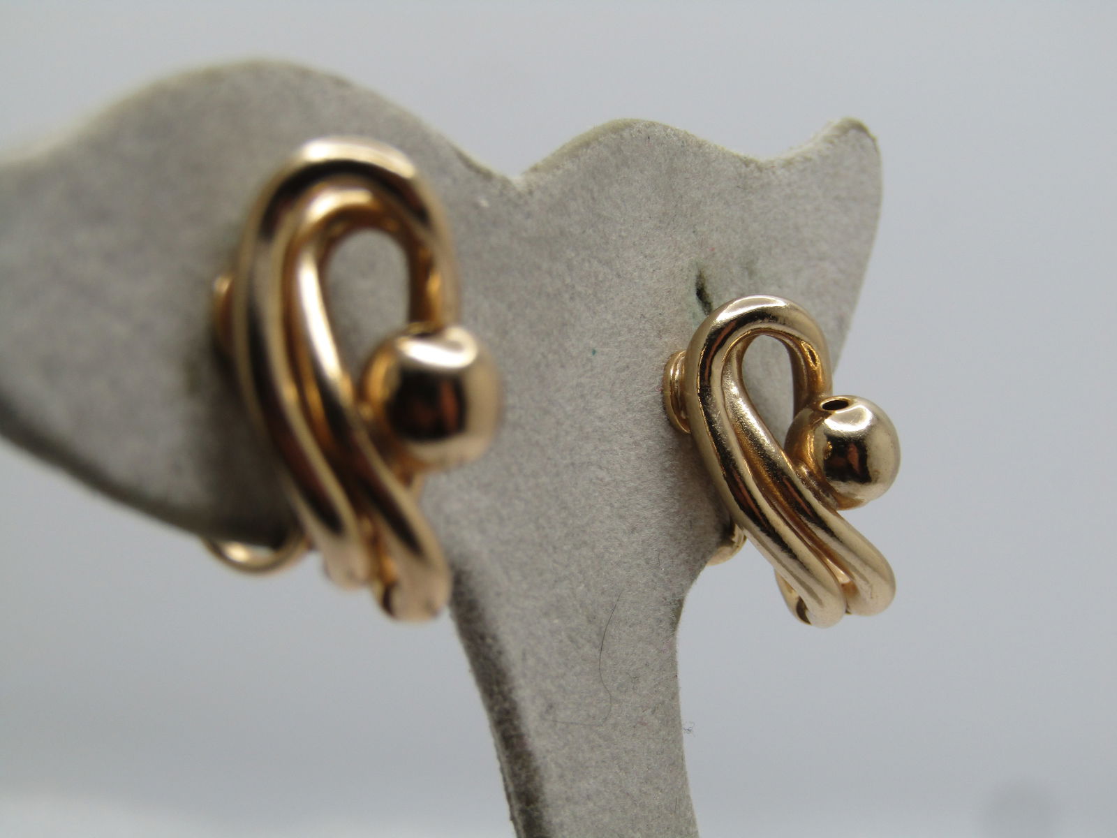 Vintage Bead And Link Screwback Earrings, Marino, 1960. - 3