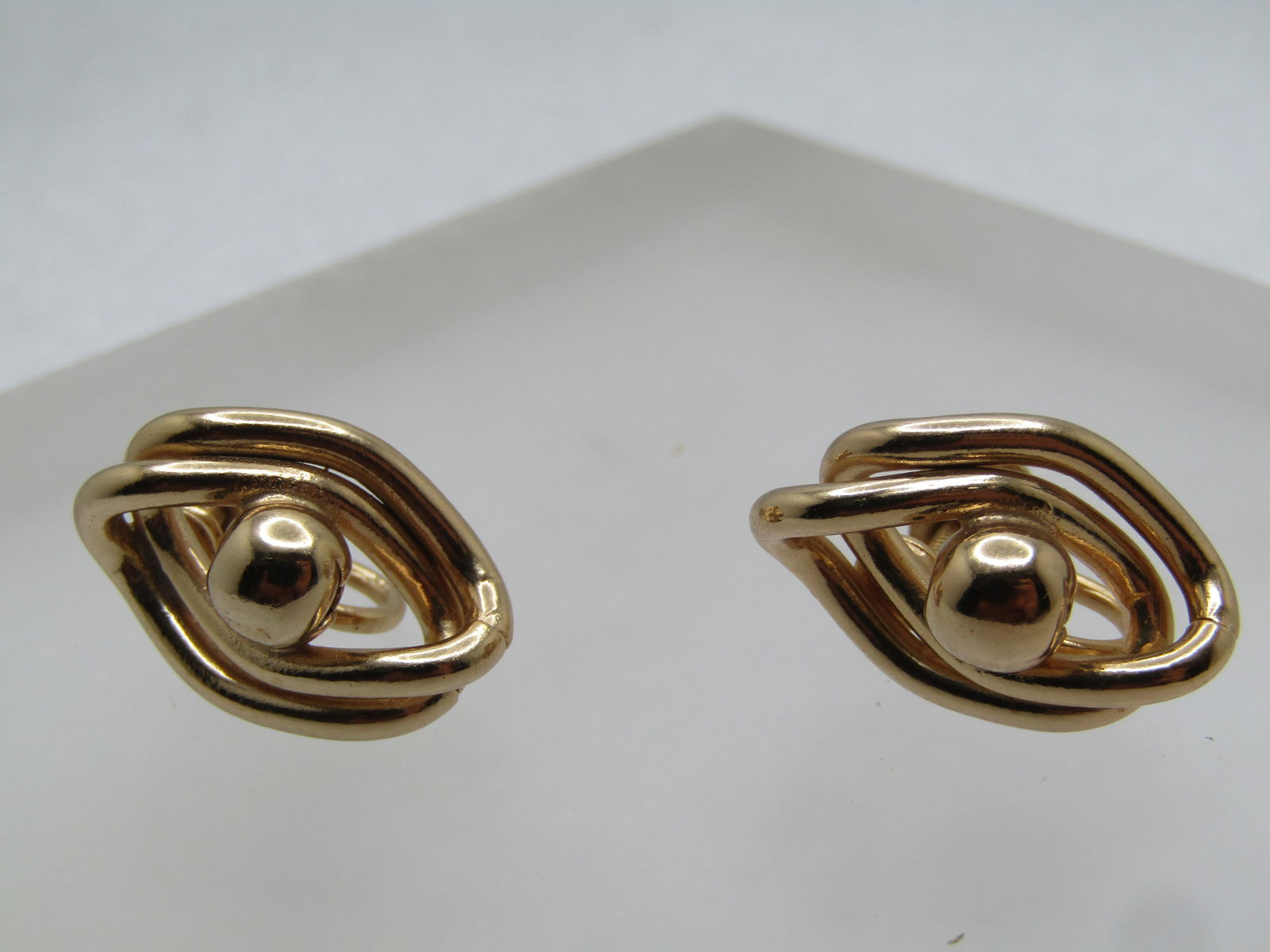 Vintage Bead And Link Screwback Earrings, Marino, 1960. - 5