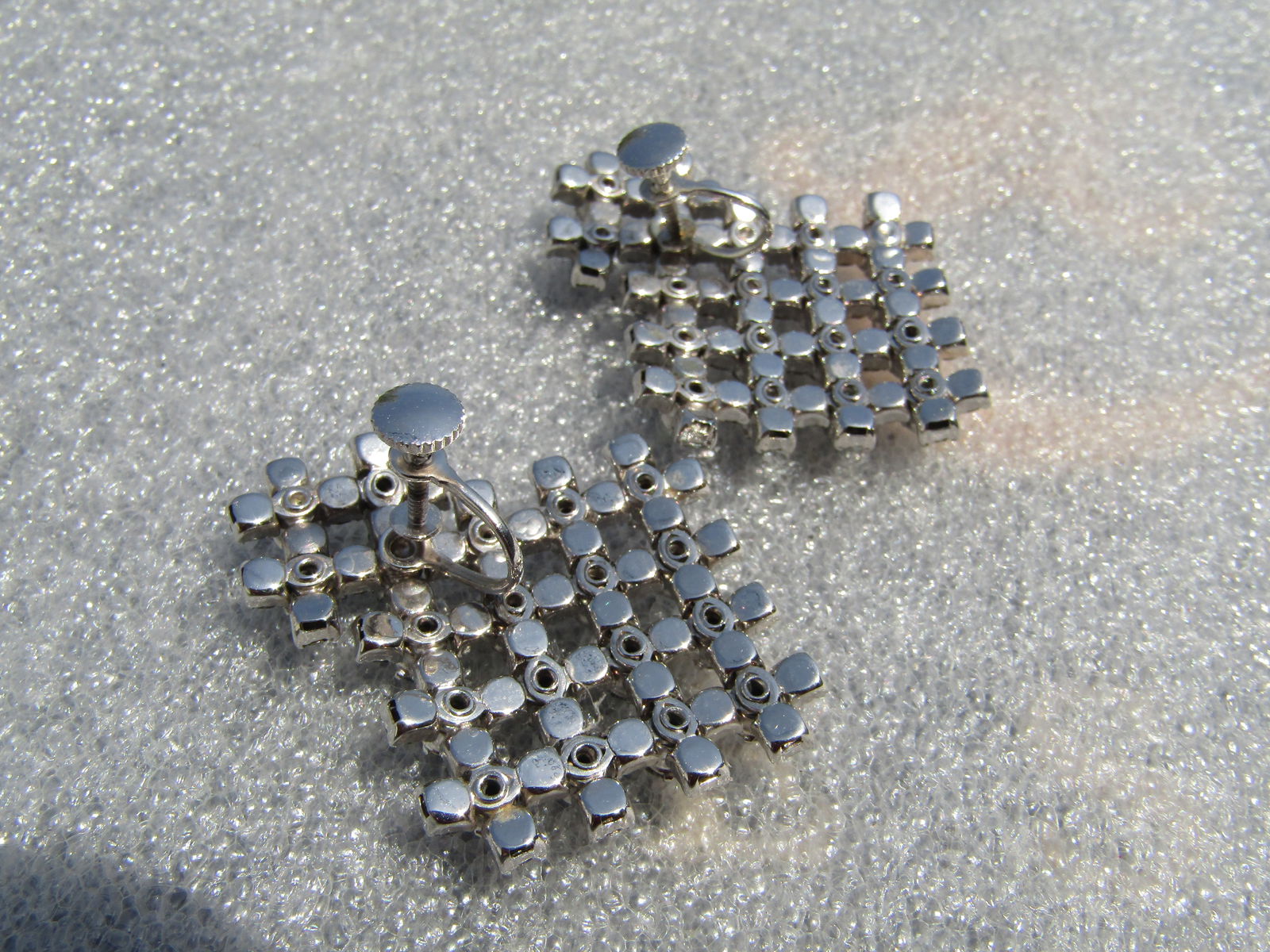 Vintage Blue & Clear Open Raised Grid Earrings, Screwback, 1960's - 4