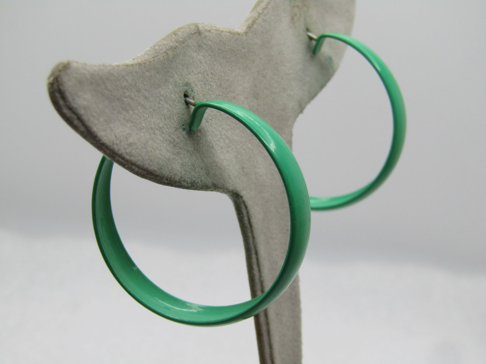 Vintage Green Enameled Hoop Earrings, Pierced, 3/4 Hoops, 1960's-1970's - 2