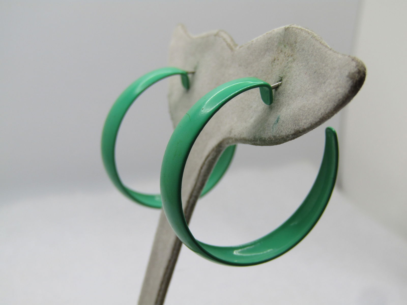 Vintage Green Enameled Hoop Earrings, Pierced, 3/4 Hoops, 1960's-1970's - 3