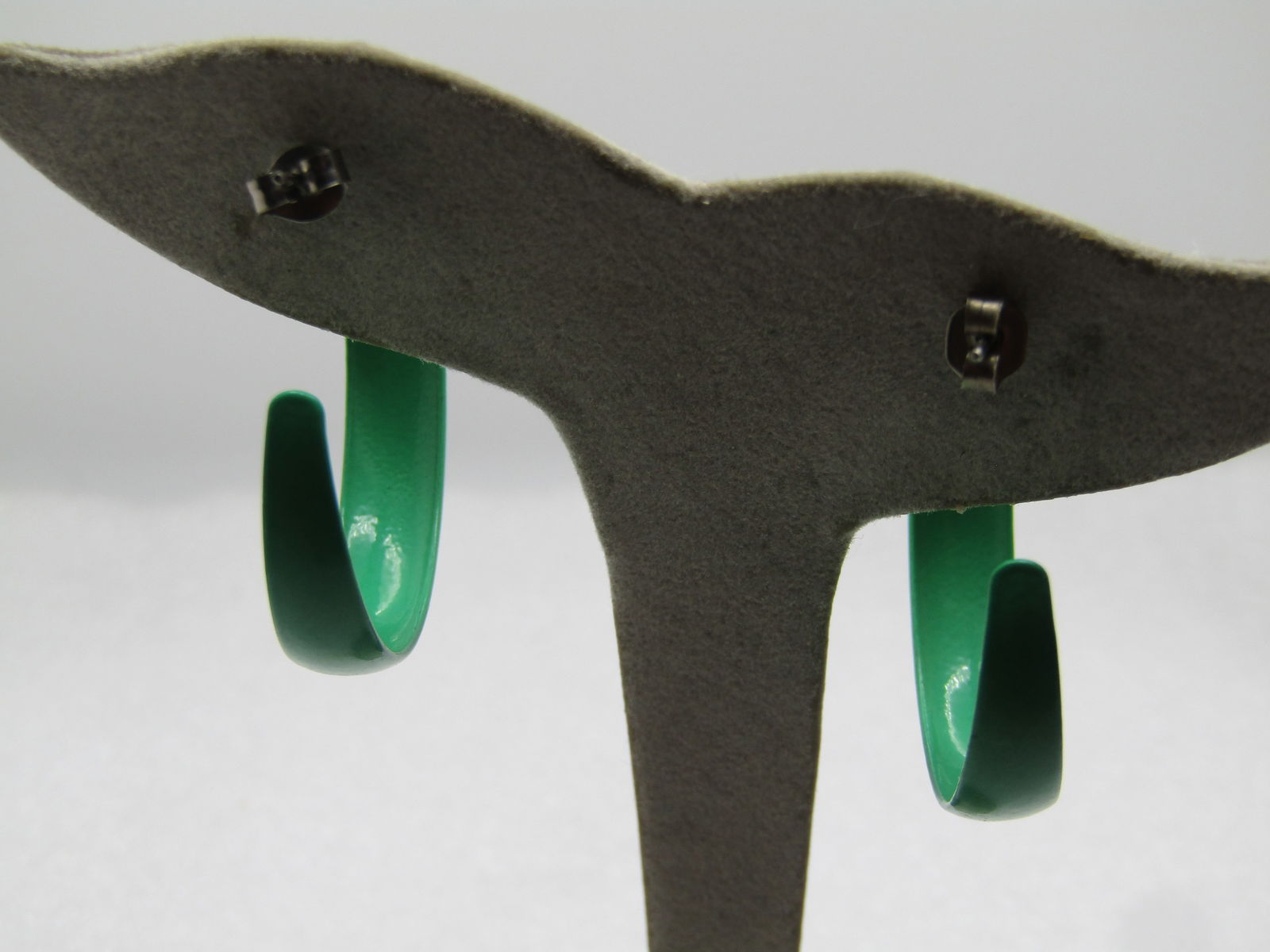 Vintage Green Enameled Hoop Earrings, Pierced, 3/4 Hoops, 1960's-1970's - 4