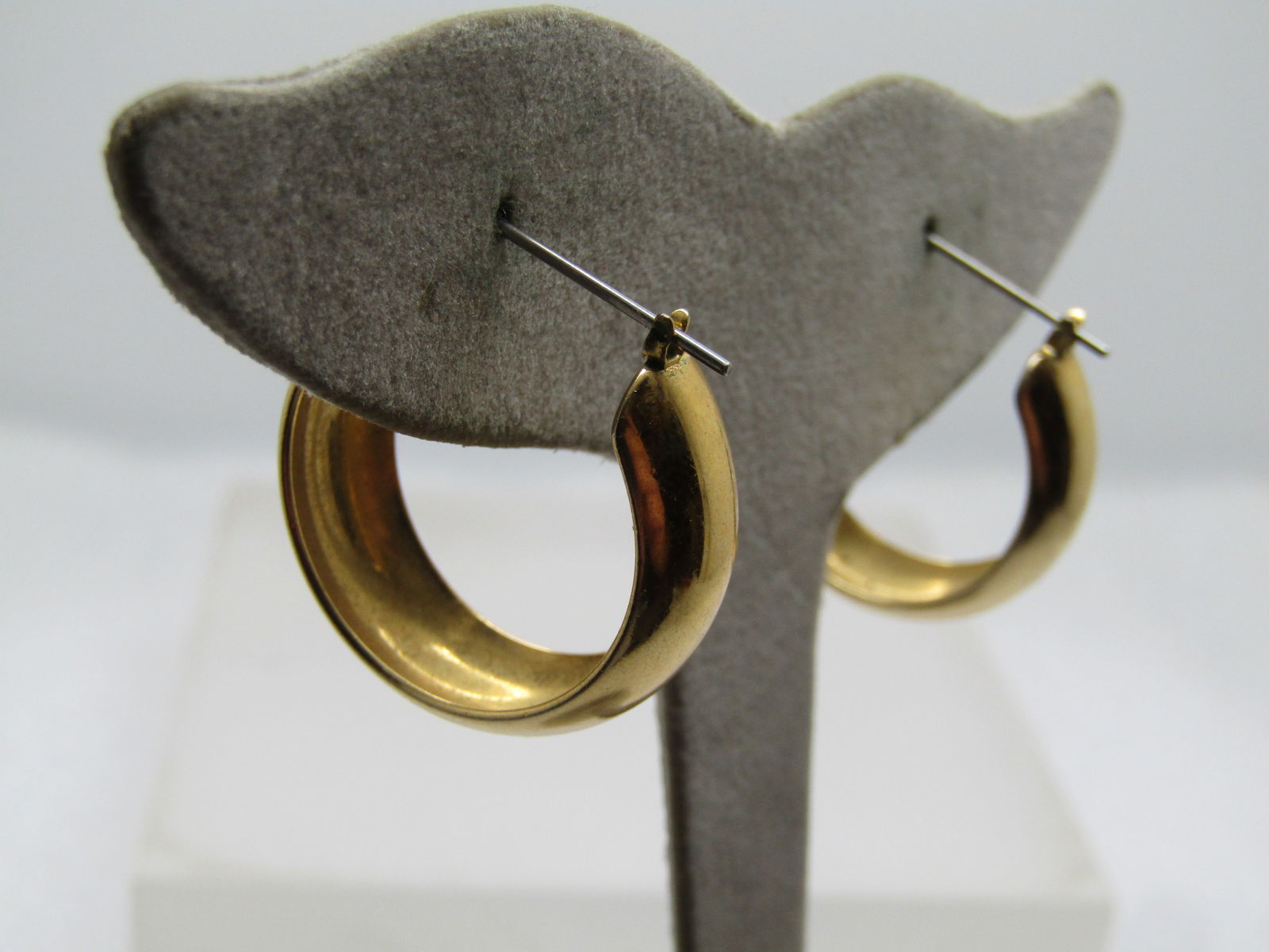 Vintage Domed Gold Plated Hoop Earrings, Pierced. Appx 8.5mm Wide, Unisex - 2