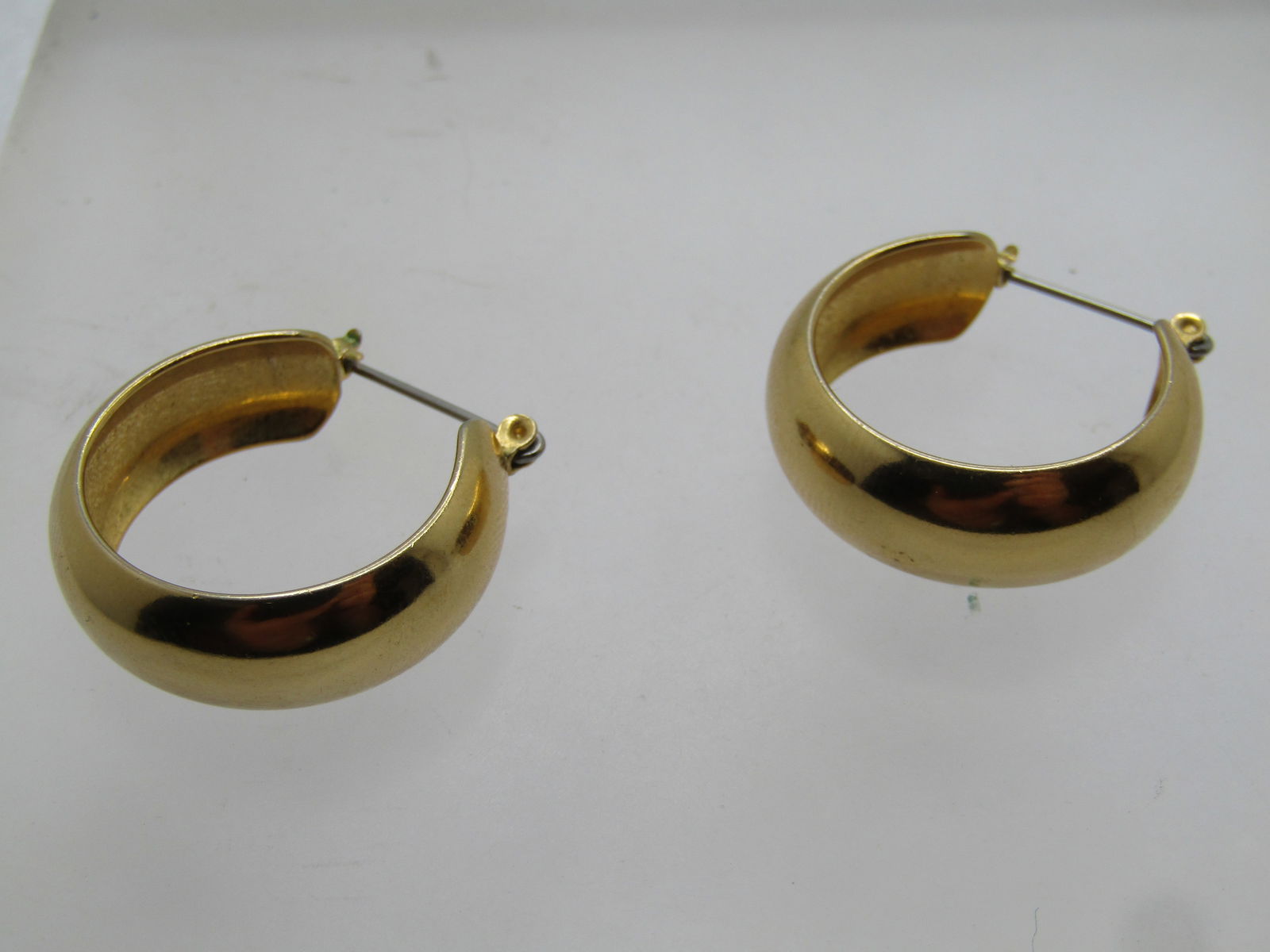 Vintage Domed Gold Plated Hoop Earrings, Pierced. Appx 8.5mm Wide, Unisex - 6