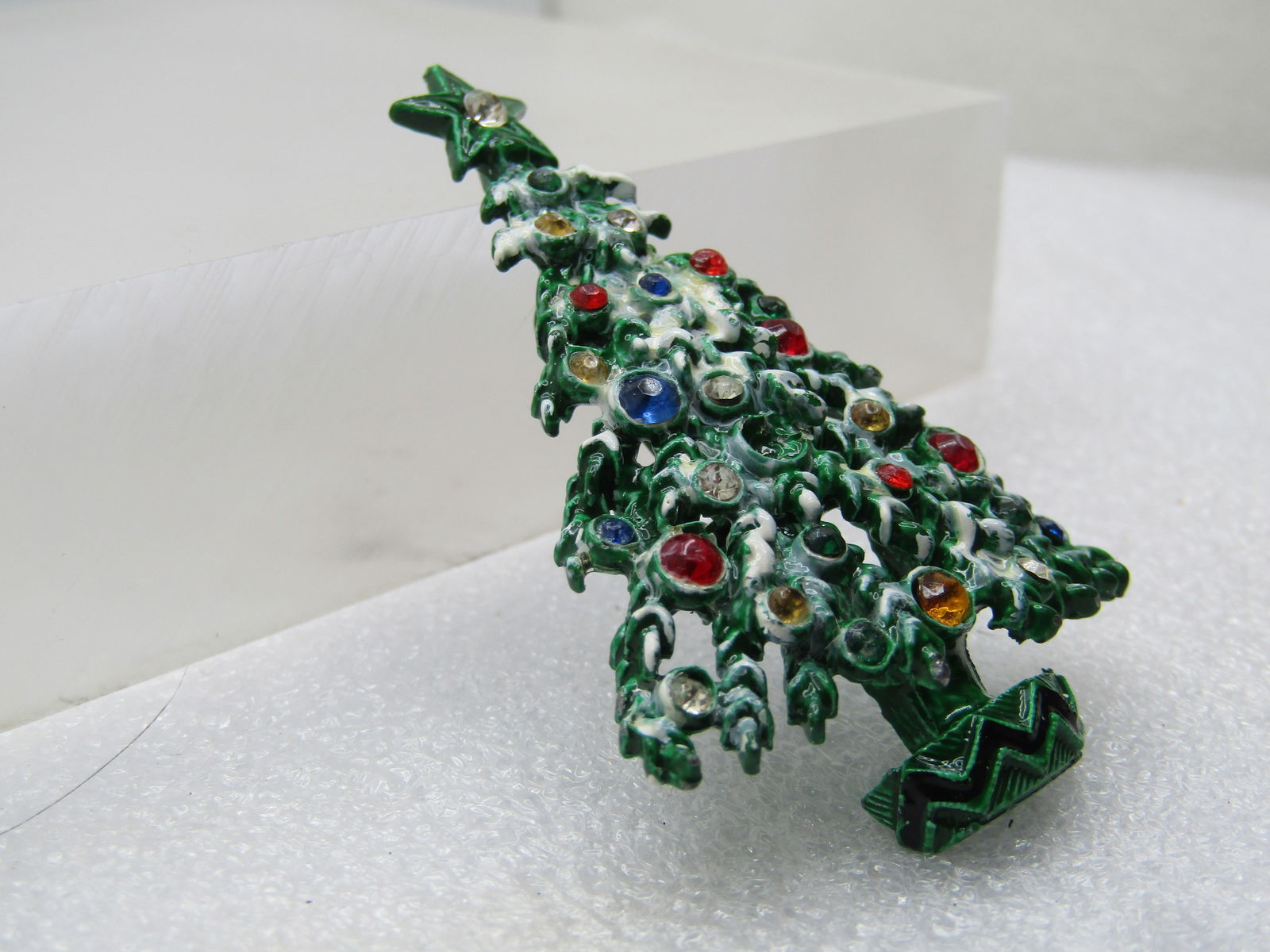 Vintage Green Enameled Christmas Tree Brooch, Rhinestones, 1970's - 3