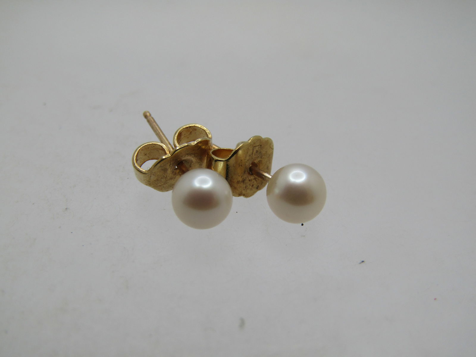 Vintage 10kt 4.5mm Pearl Earrings, Pierced, 1970's-1980's - 5