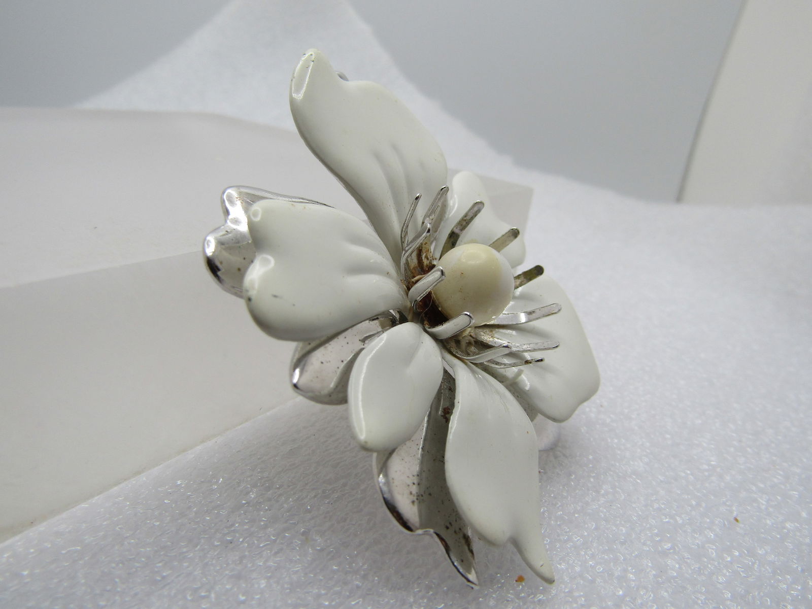 Vintage White Enameled Blossom Brooch, Sarah Coventry, 1960's-1970's - 3