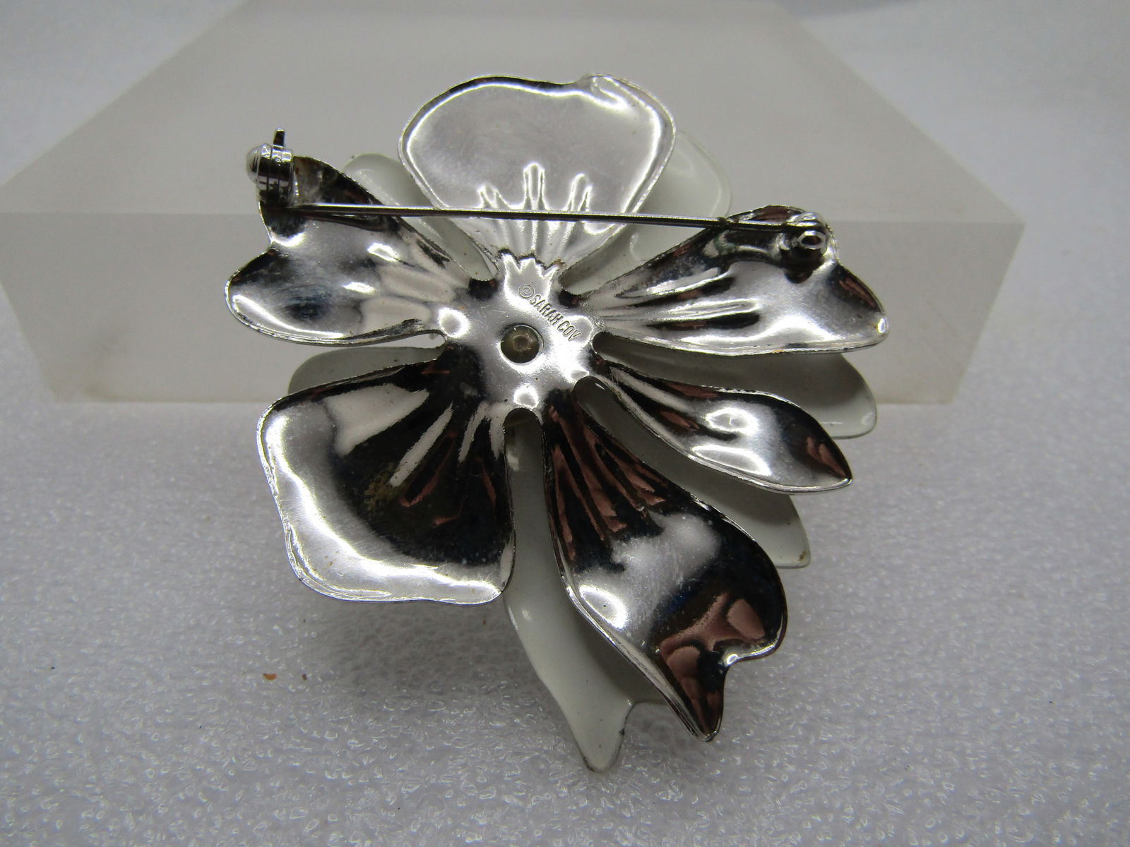 Vintage White Enameled Blossom Brooch, Sarah Coventry, 1960's-1970's - 4