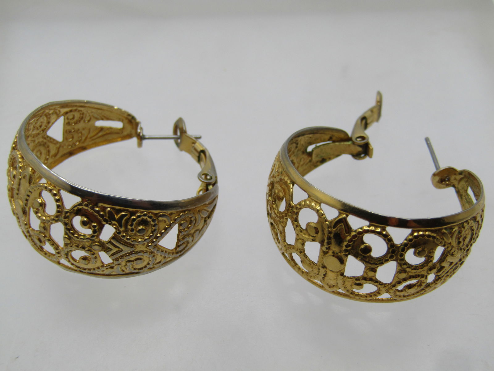 Vintage Wide Filigree Hoop Earrings, Pierced, 1980's, 1-1/8" - 5