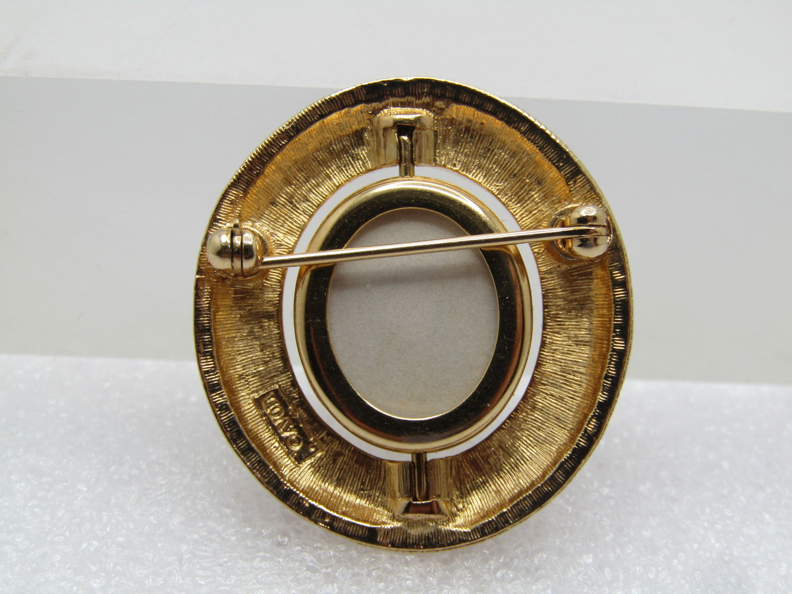 Vintage Avon Photo Locket Spinner Brooch, 1970's-1980's - 5