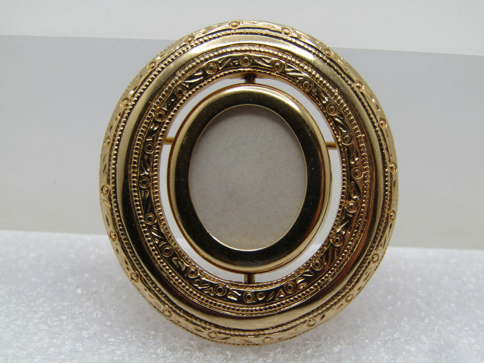 Vintage Avon Photo Locket Spinner Brooch, 1970's-1980's - 6