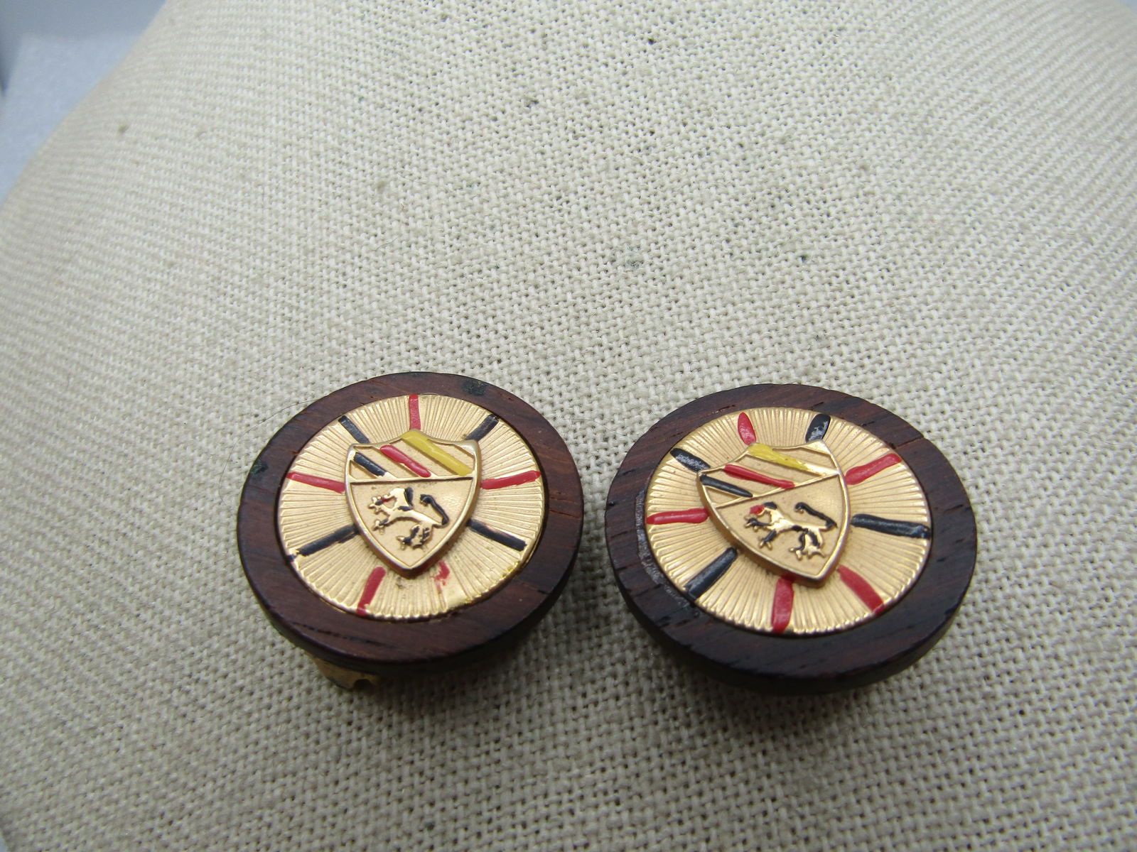 Vintage Heraldic Shield Enameled Cufflinks, Signed Kramer, 1960's - 2