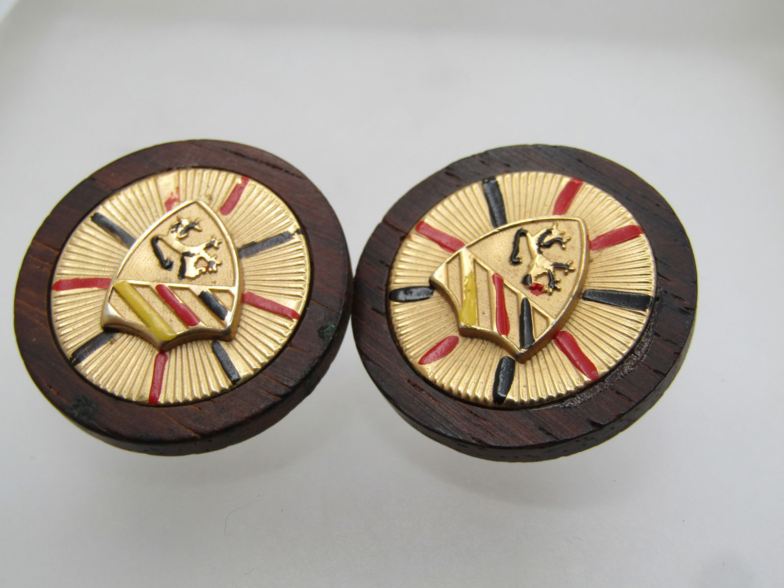Vintage Heraldic Shield Enameled Cufflinks, Signed Kramer, 1960's - 5